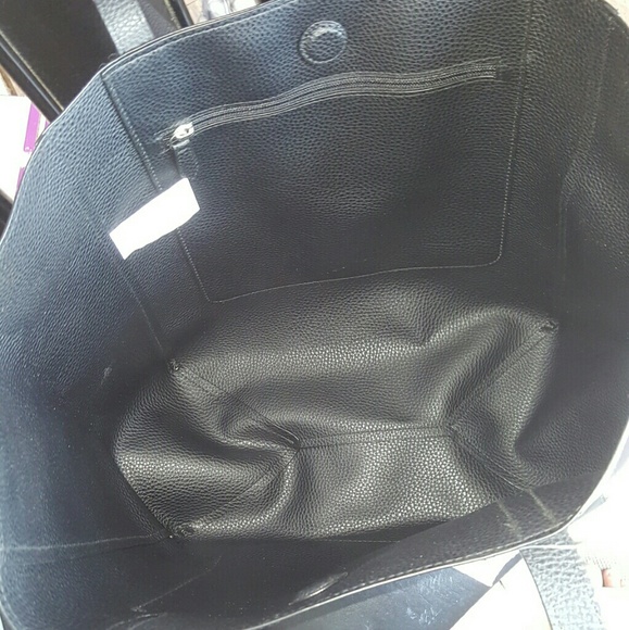 Large Black & White Striped Adrianna Tote - Picture 3 of 3